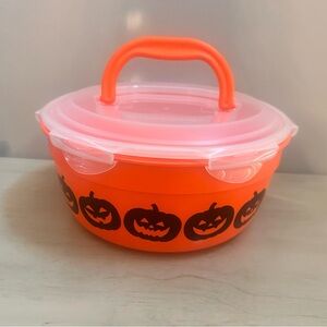 The Lock n Lock Food Storage Container Larg Bowl Handle Halloween Jack-o-Lantern
